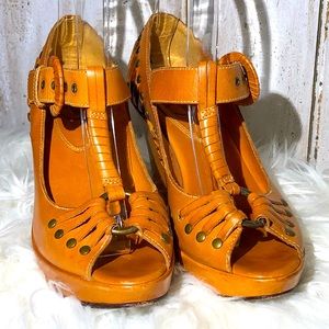 RARE Vintage Frye studded platform/wedge sandals Sz6